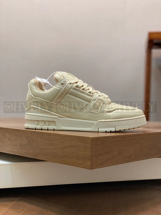 루이비통 트레이너 스니커즈