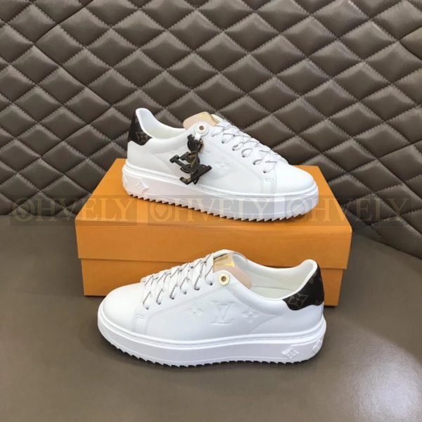 루이비통 타임 아웃 키링 스니커즈