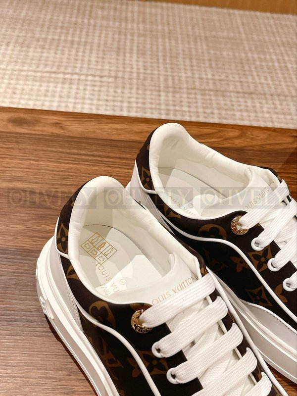 루이비통 타임 아웃 스니커즈