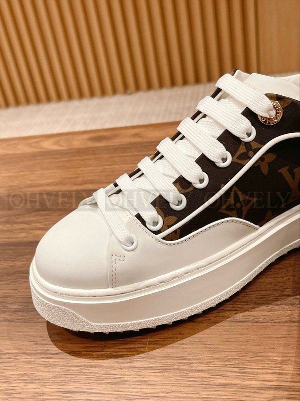 루이비통 타임 아웃 스니커즈