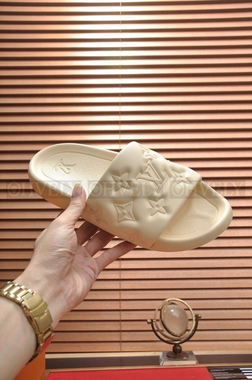 루이비통 워터프론트 뮬 슬리퍼