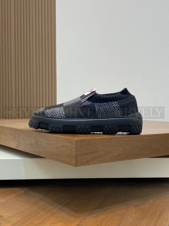 루이비통 스페이스 랜더 슬립온 블랙