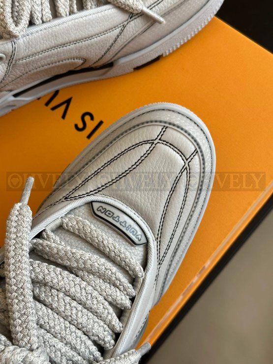 루이비통 스케이트 스니커즈 라이트 그레이