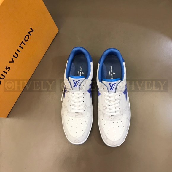 루이비통 리볼리 화이트 로우탑 스니커즈