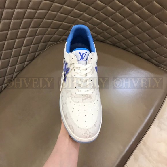 루이비통 리볼리 화이트 로우탑 스니커즈