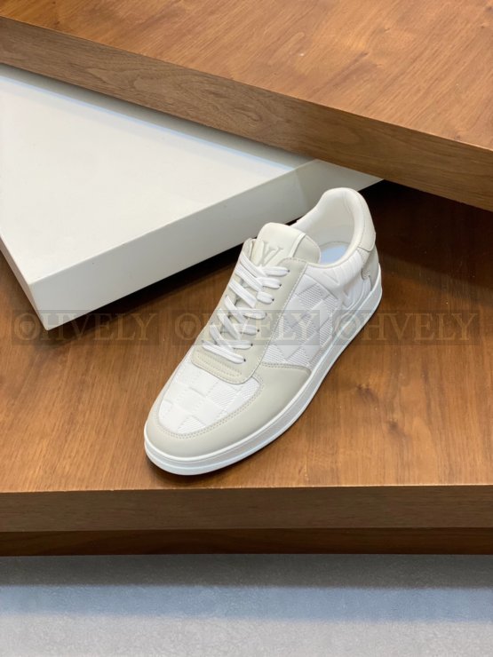 루이비통 리볼리 스니커즈