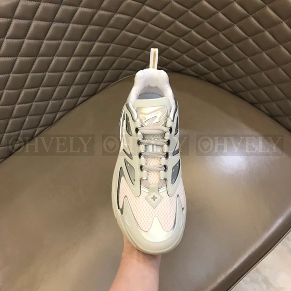 루이비통 러너 태틱 스니커즈