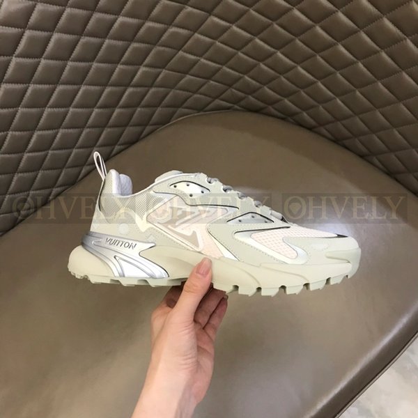 루이비통 러너 태틱 스니커즈