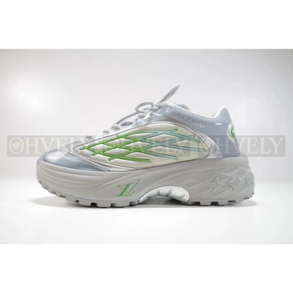 루이비통 디스커버리 레이스 업 그린 스니커즈