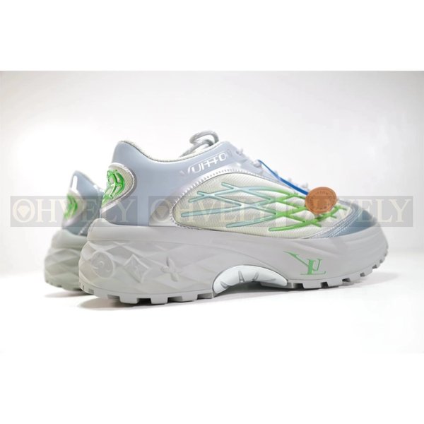 루이비통 디스커버리 레이스 업 그린 스니커즈