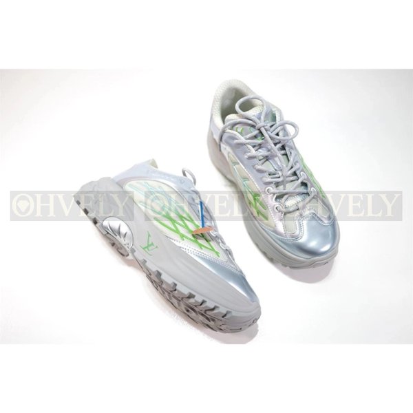 루이비통 디스커버리 레이스 업 그린 스니커즈