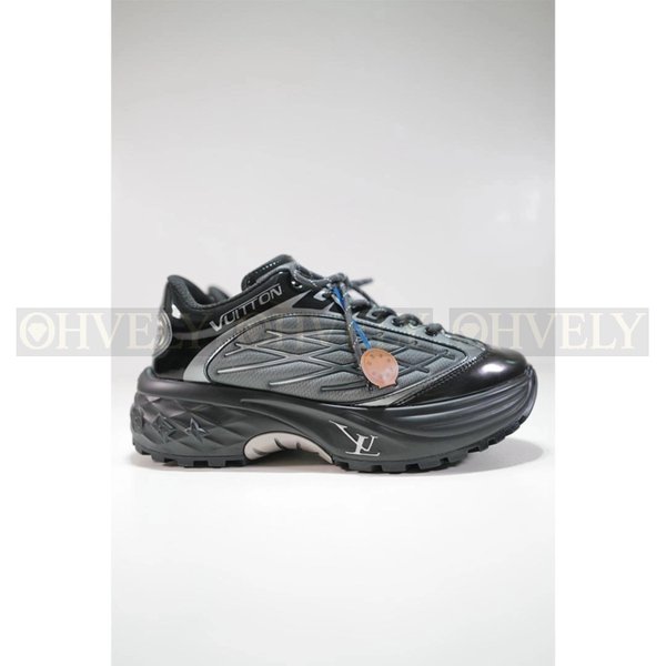 루이비통 디스커버리 레이스 업 그린 스니커즈