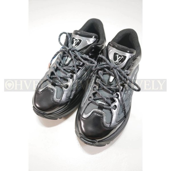 루이비통 디스커버리 레이스 업 그린 스니커즈