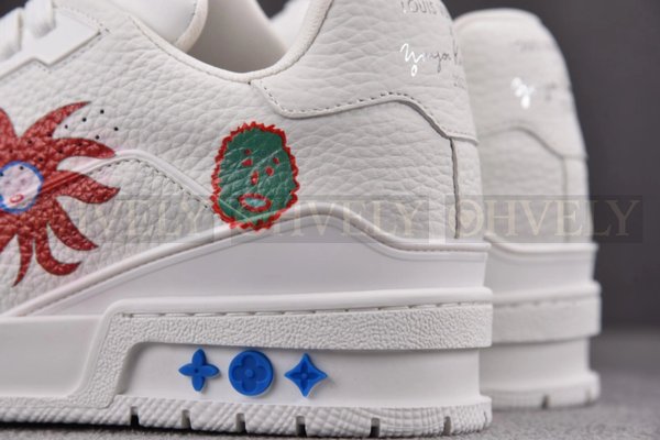 루이비통 x 야요이 쿠사마 LV 트레이너 스니커즈 화이트