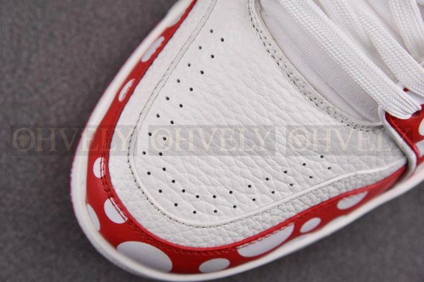 루이비통 x 야요이 쿠사마 LV 트레이너 스니커즈 레드