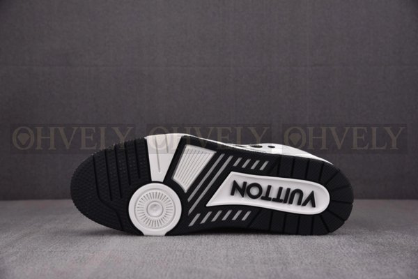 루이비통 x 야요이 쿠사마 LV 트레이너 스니커즈