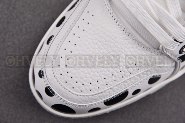 루이비통 x 야요이 쿠사마 LV 트레이너 스니커즈