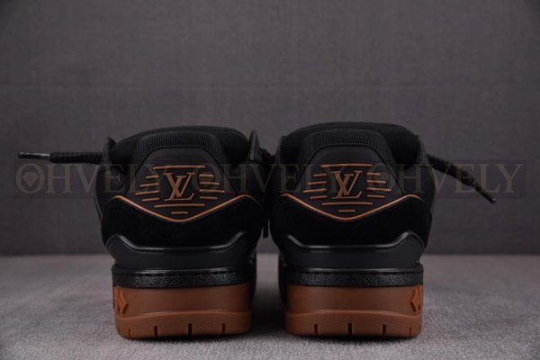 루이비통 LV 트레이너 맥시 스니커즈 스웨이드