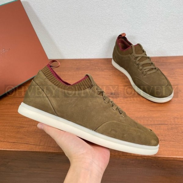 로로피아나 소호 워크 스니커즈 티 라이칸