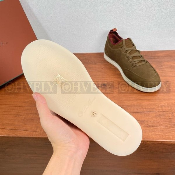 로로피아나 소호 워크 스니커즈 티 라이칸