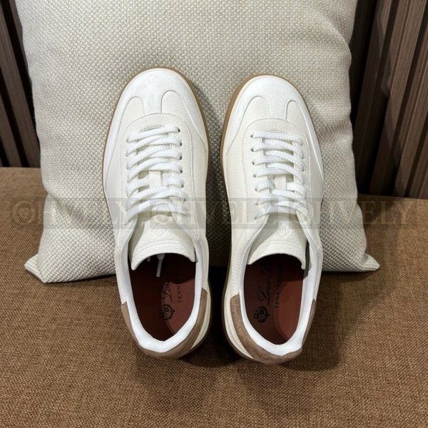 로로피아나 테니스 워크 슈즈 화이트