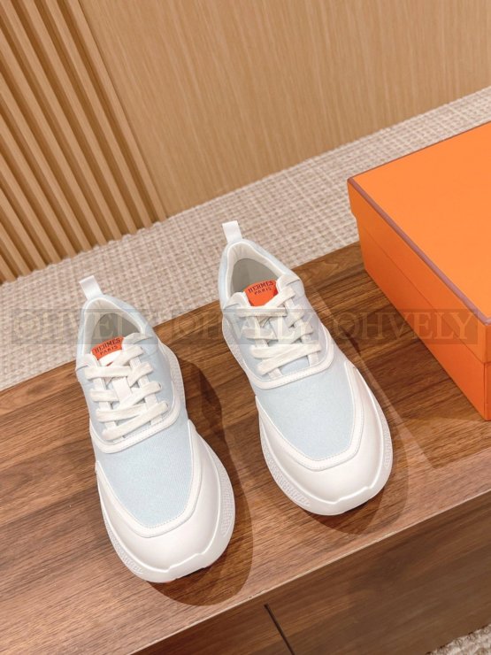 에르메스 기가 스니커즈 스카이