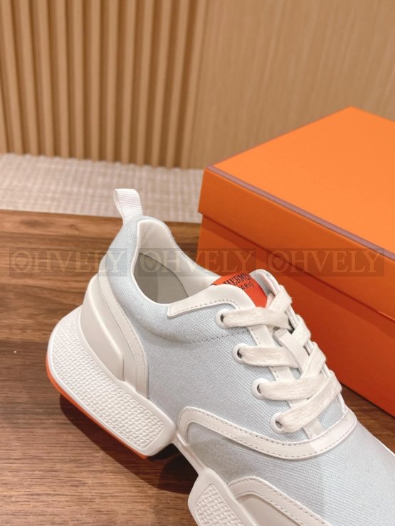 에르메스 기가 스니커즈 스카이