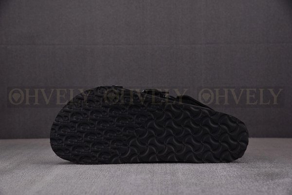 디올 x 버켄스탁 밀라노 샌들 누벅 카프스킨 블랙