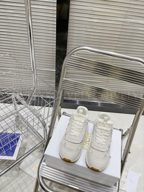 디올 C'est 에크루 스니커즈