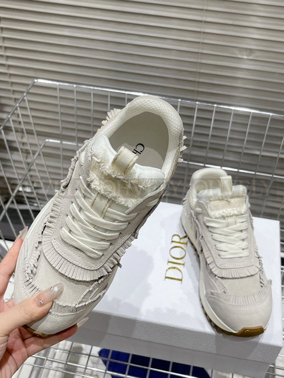 디올 C'est 에크루 스니커즈