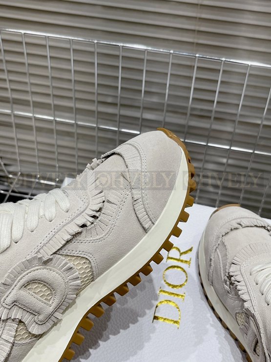 디올 C'est 에크루 스니커즈