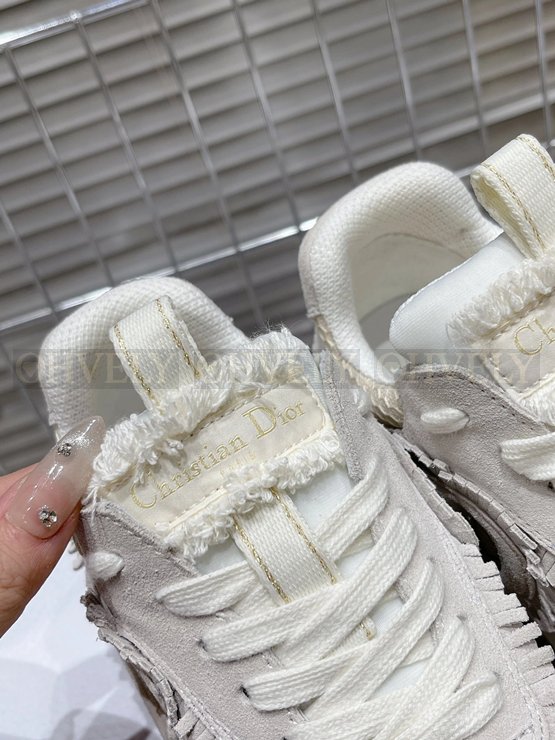 디올 C'est 에크루 스니커즈