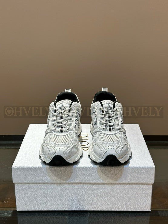 디올 크로노 스니커즈 메쉬