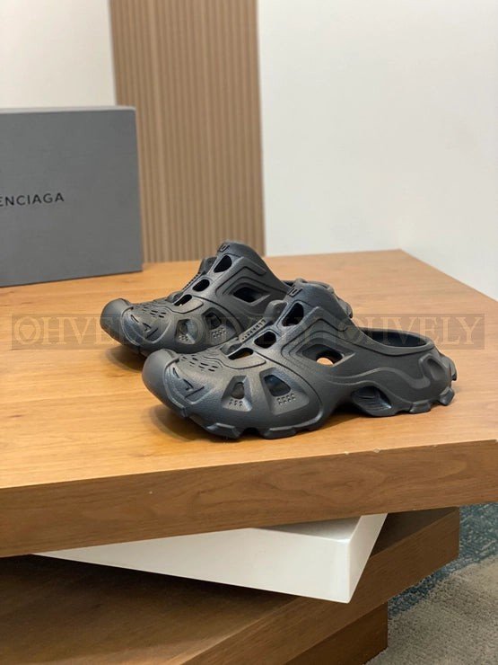 발렌시아가 HD 뮬 블랙