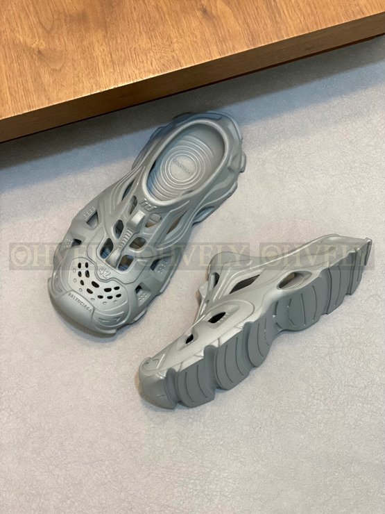 발렌시아가 HD 뮬 그레이