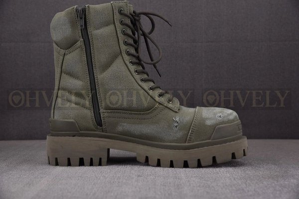 발렌시아가 컴뱃 스트라이크 20mm 부츠 카키