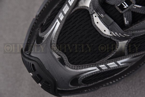 발렌시아가 6XL 스니커즈 블랙 그레이