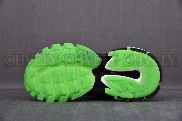 발렌시아가 트랙 블랙 글로우 인 더 다크 스니커즈