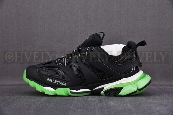 발렌시아가 트랙 블랙 글로우 인 더 다크 스니커즈