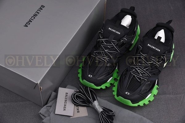 발렌시아가 트랙 블랙 글로우 인 더 다크 스니커즈