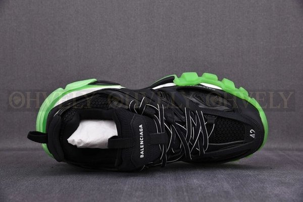 발렌시아가 트랙 블랙 글로우 인 더 다크 스니커즈