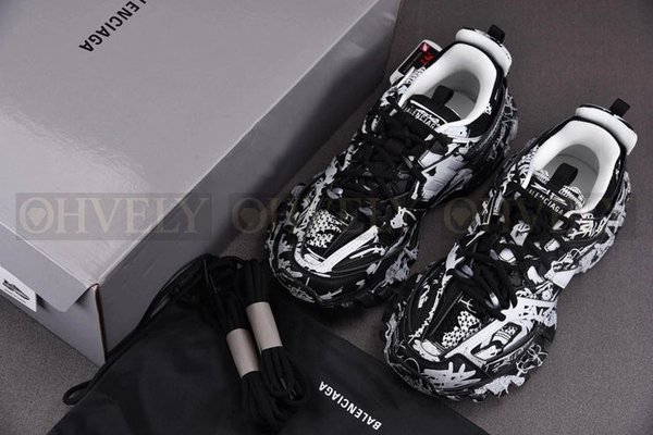 발렌시아가 트랙 그래피티 블랙 프린트 스니커즈