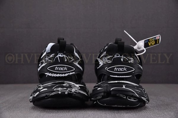 발렌시아가 트랙 그래피티 블랙 스니커즈