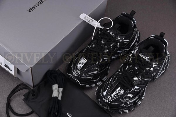 발렌시아가 트랙 그래피티 블랙 스니커즈