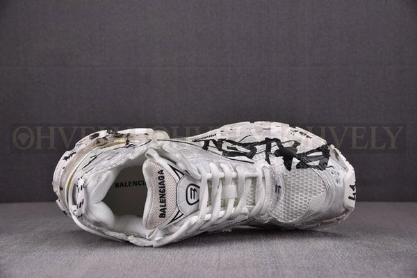 발렌시아가 러너 그래피티 화이트 스니커즈
