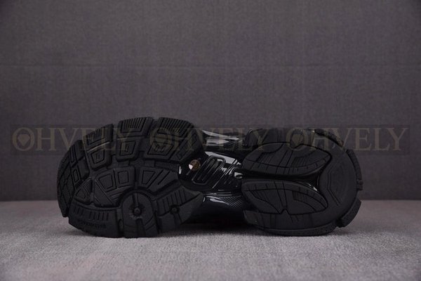 발렌시아가 러너 그래피티 블랙 스니커즈