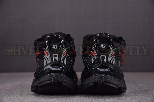 발렌시아가 러너 그래피티 블랙 스니커즈