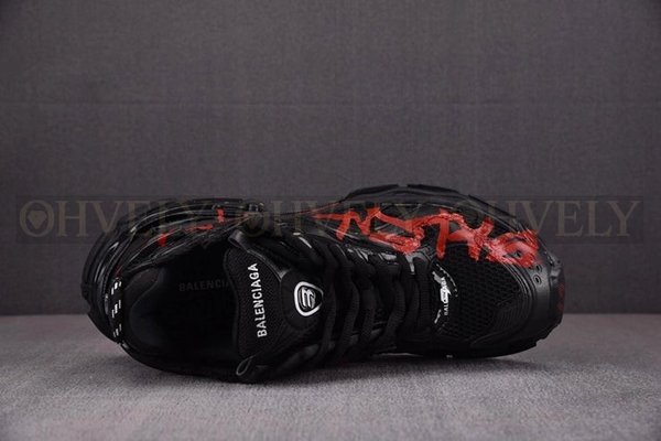 발렌시아가 러너 그래피티 블랙 스니커즈