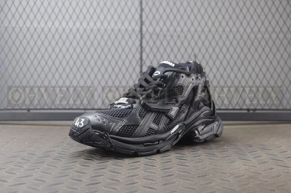 발렌시아가 러너 7 블랙 스니커즈