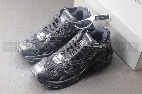 발렌시아가 러너 7 블랙 스니커즈